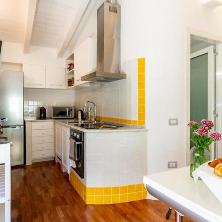 Attico New Bussola Cagliari - Appartamento con 1 Camera da Letto e Vasca Idromassaggio - 6