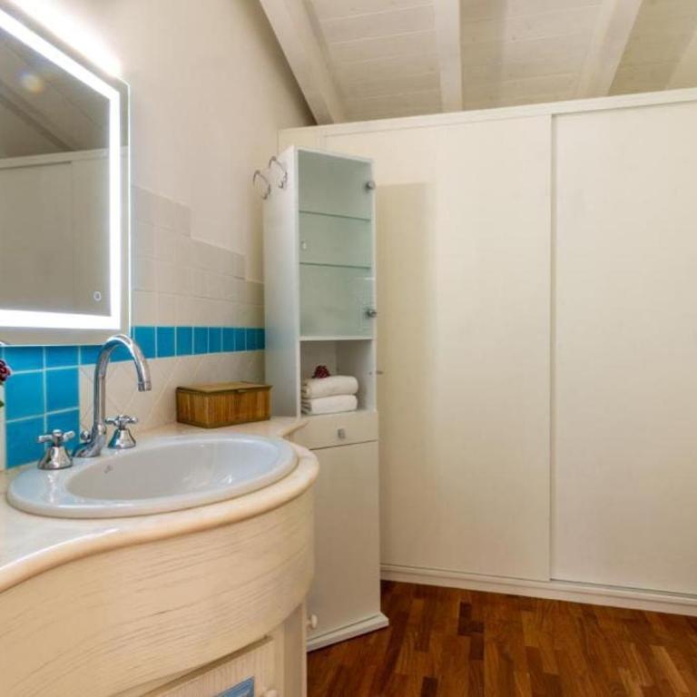 Attico New Bussola Cagliari - Appartamento con 1 Camera da Letto e Vasca Idromassaggio - 18