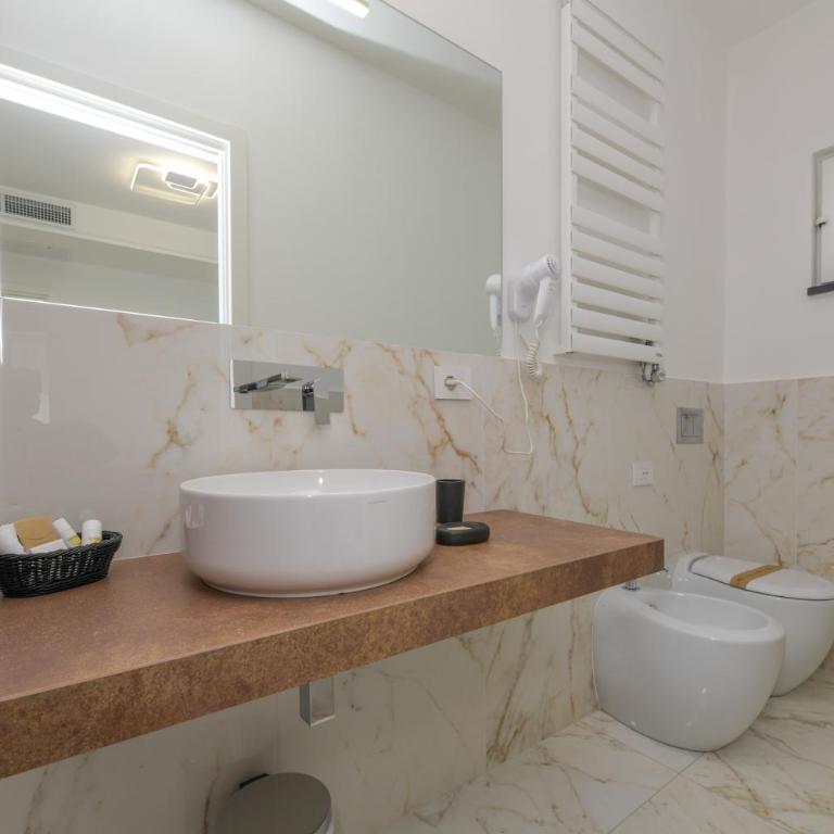 Donna Adriana Rooms - Camera Matrimoniale - 2