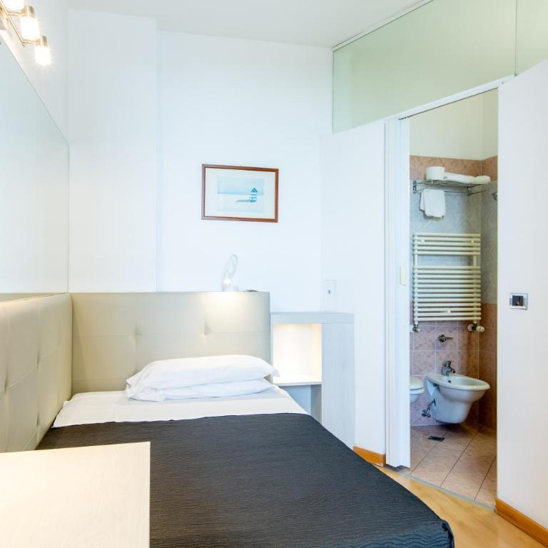 Hotel Baltic Riccione-Fronte Mare - Deluxe Single Room with Balcony - 2