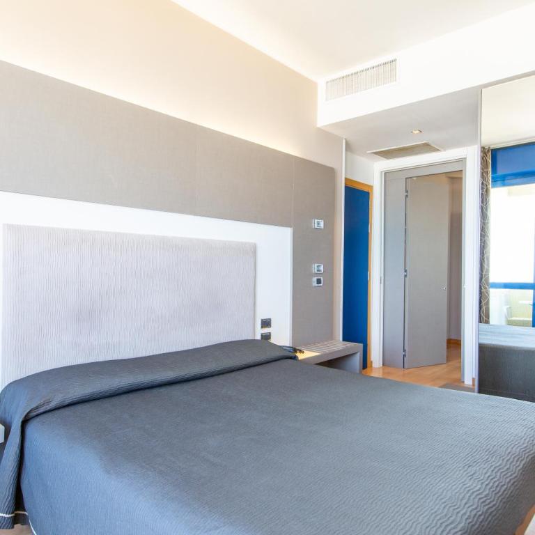 Hotel Baltic Riccione-Fronte Mare - Family Room with Sea View - 7