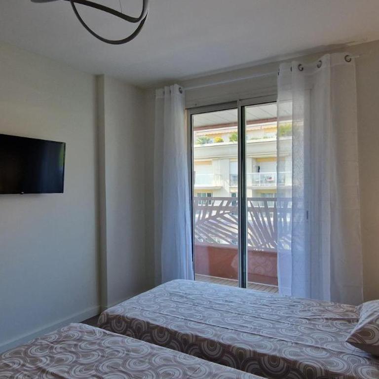Juan 4 prs, clim, 300m plage, piscine, parking - Appartamento con 1 Camera da Letto - 5