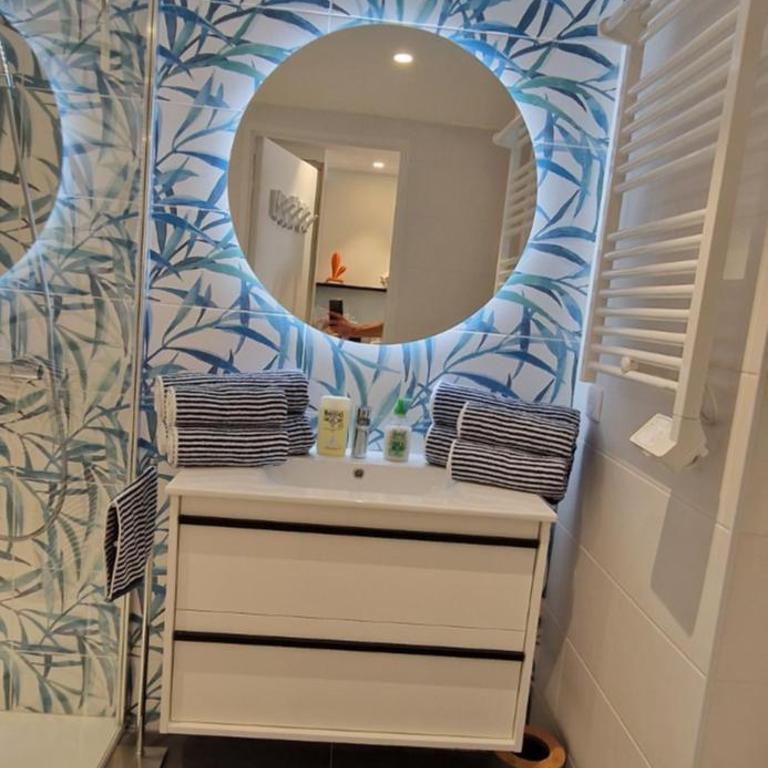 Juan 4 prs, clim, 300m plage, piscine, parking - Appartamento con 1 Camera da Letto - 10