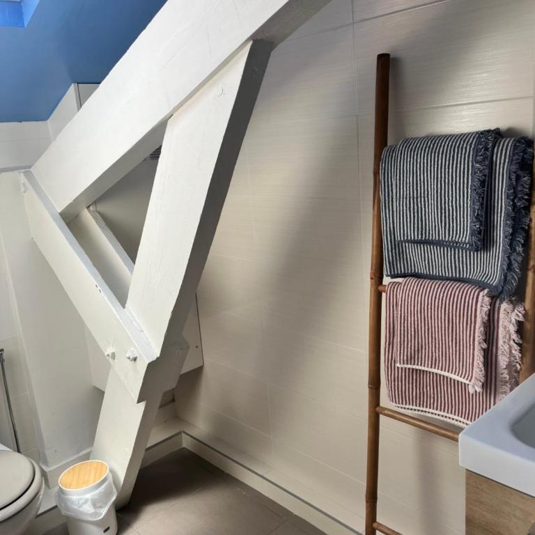 Hôtel Eden - La Baigneuse - Mansard Roofed Double Room (4th Floor without lift - Reading Corner) - 2