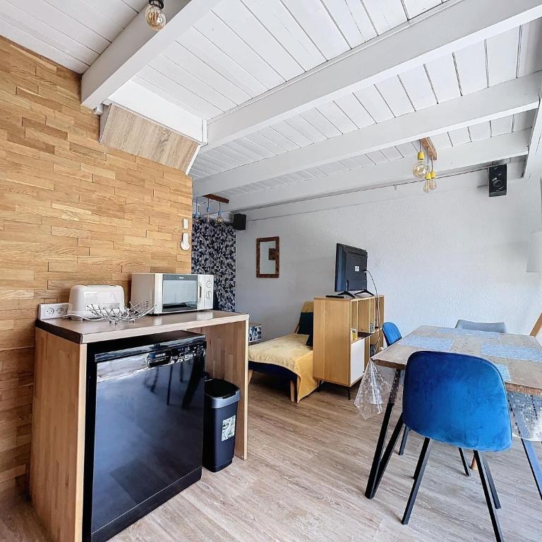 Escapade marine Carnac, Petite Maison toute équipée et confortable, au calme entre plage et ville avec jardinet au sud - Maison 2 Chambres - 11