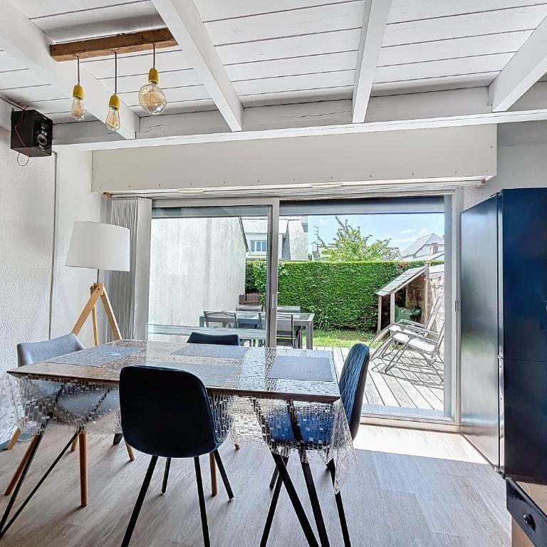 Escapade marine Carnac, Petite Maison toute équipée et confortable, au calme entre plage et ville avec jardinet au sud - Maison 2 Chambres - 2