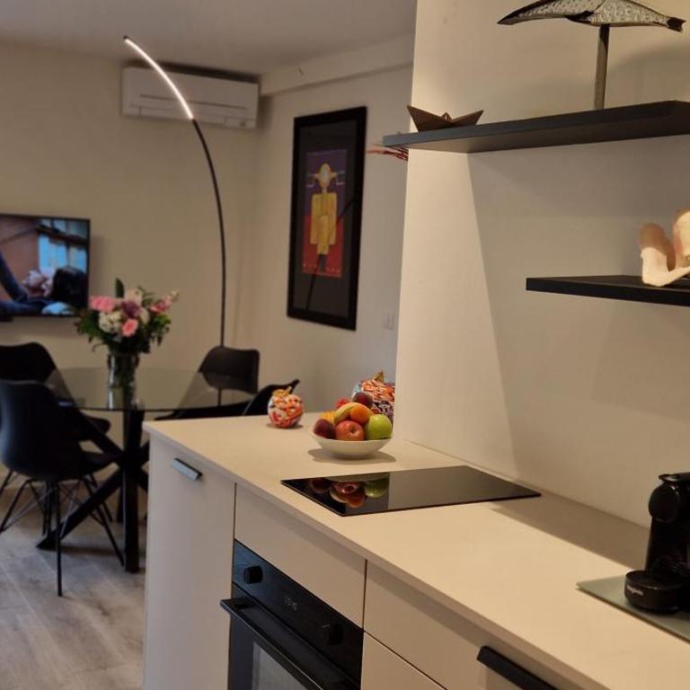 Juan 4 prs, clim, 300m plage, piscine, parking - Appartamento con 1 Camera da Letto - 25