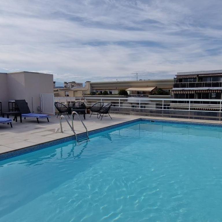 Juan 4 prs, clim, 300m plage, piscine, parking - Appartamento con 1 Camera da Letto - 32