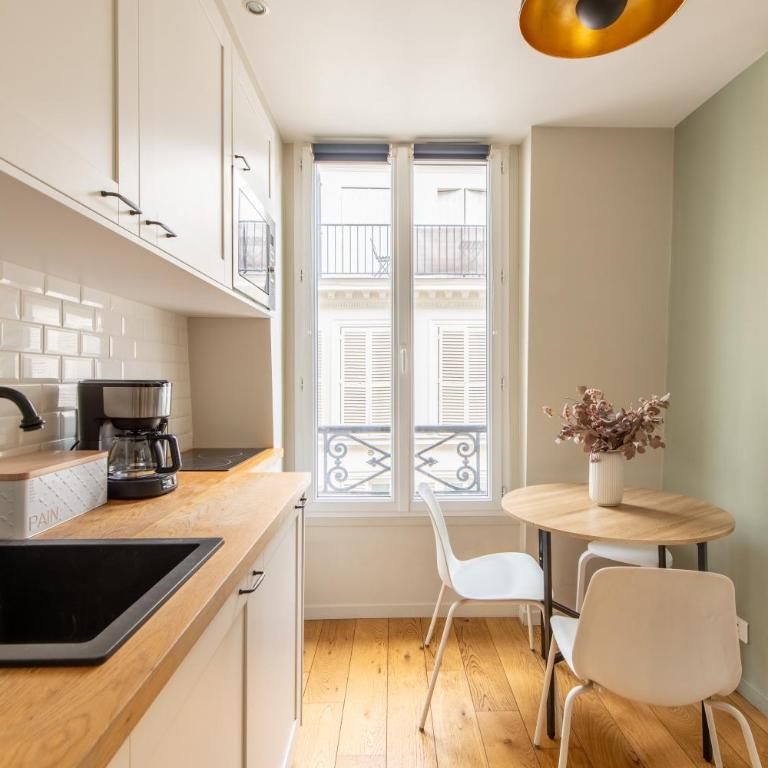 Modern spacious studio only 1 minute away from the Place de la République - Studio Deluxe - 26