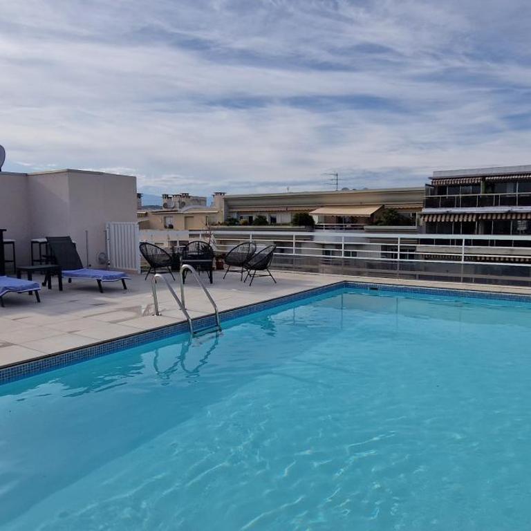 Juan 4 prs, clim, 300m plage, piscine, parking - Appartamento con 1 Camera da Letto - 40