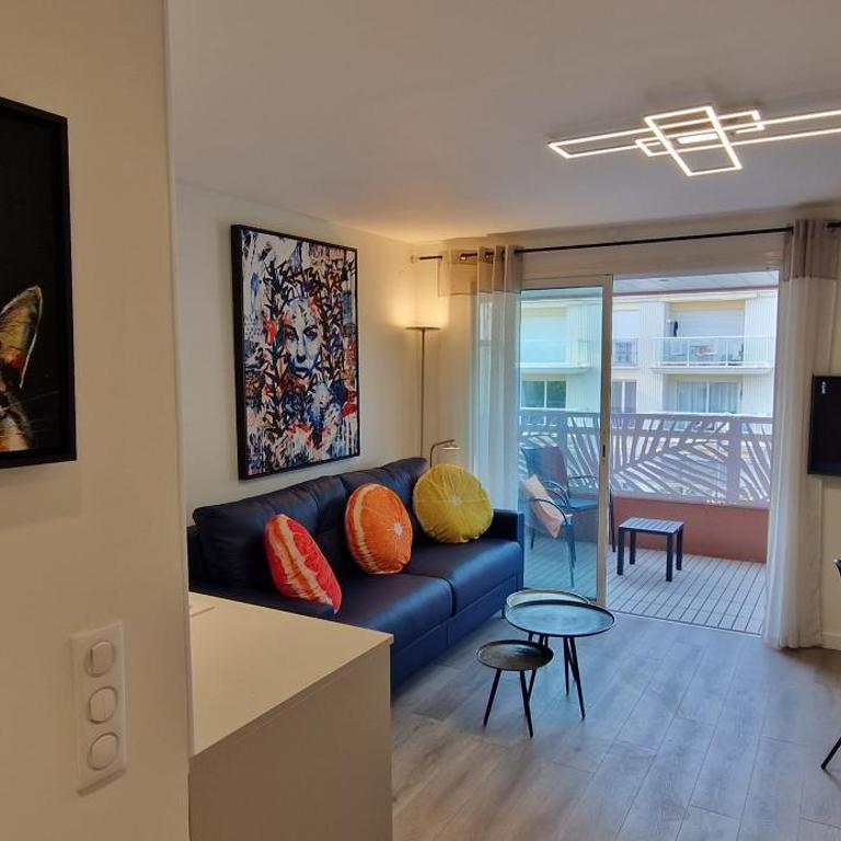 Juan 4 prs, clim, 300m plage, piscine, parking - Appartamento con 1 Camera da Letto - 51