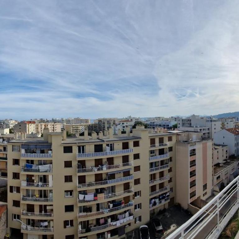 Juan 4 prs, clim, 300m plage, piscine, parking - Appartamento con 1 Camera da Letto - 52