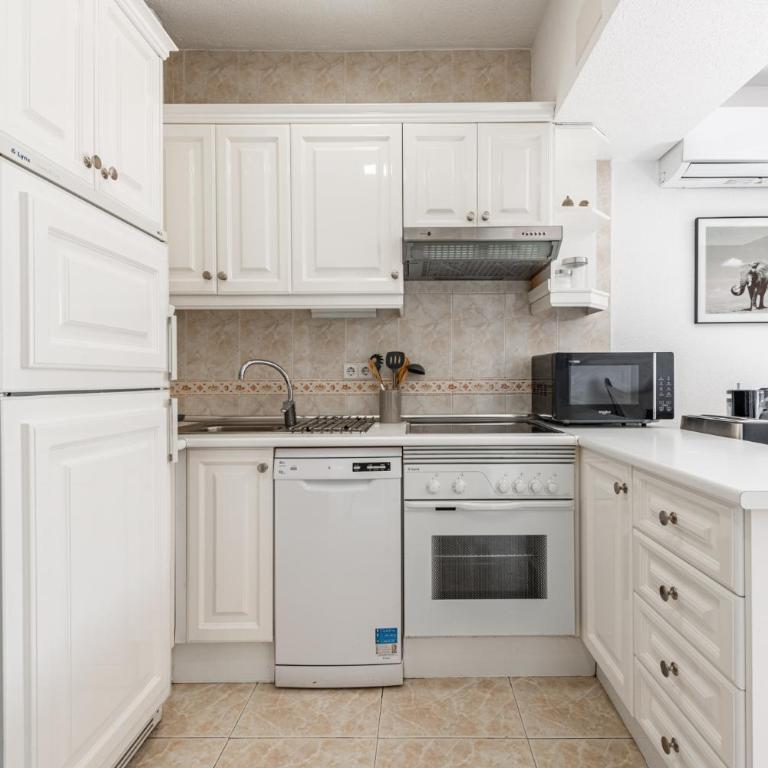 Amazing 2 bedrooms apartment in Marbella Centre - Two-Bedroom Apartment with Terrace - 13