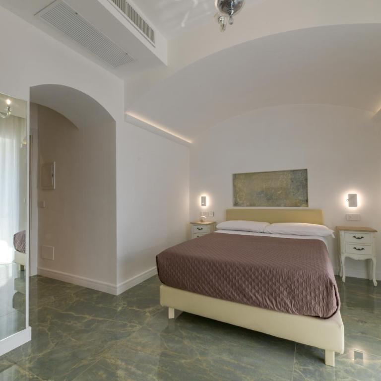Donna Adriana Rooms - Camera Matrimoniale con Vista Mare - 5
