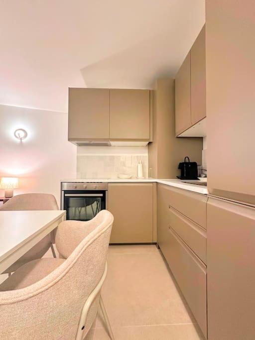 Vue mer - Refait à neuf - Clim - Parking - 4 personnes - Appartement 2 Chambres - 26
