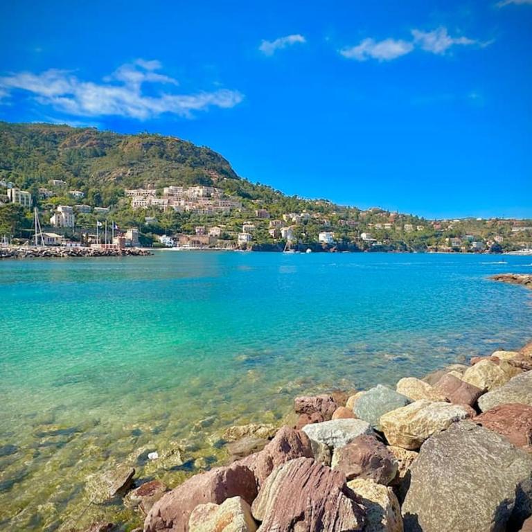 Vue mer - Refait à neuf - Clim - Parking - 4 personnes - Appartement 2 Chambres - 42