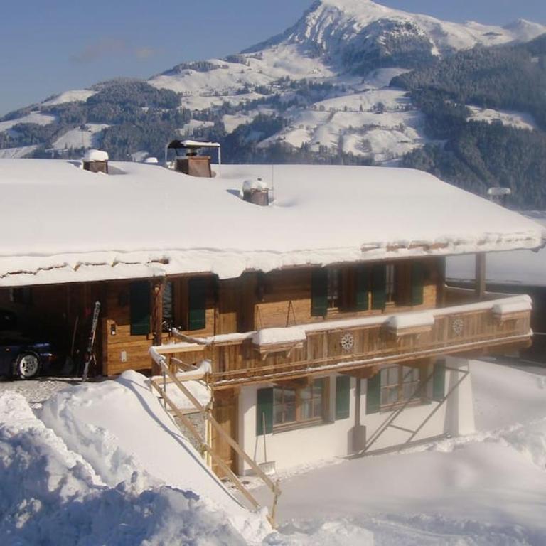 Chalet Bockberg Ski in - Ski out & Whirlpool in Kitzbühel by ONE VILLAS - Chalet - 9