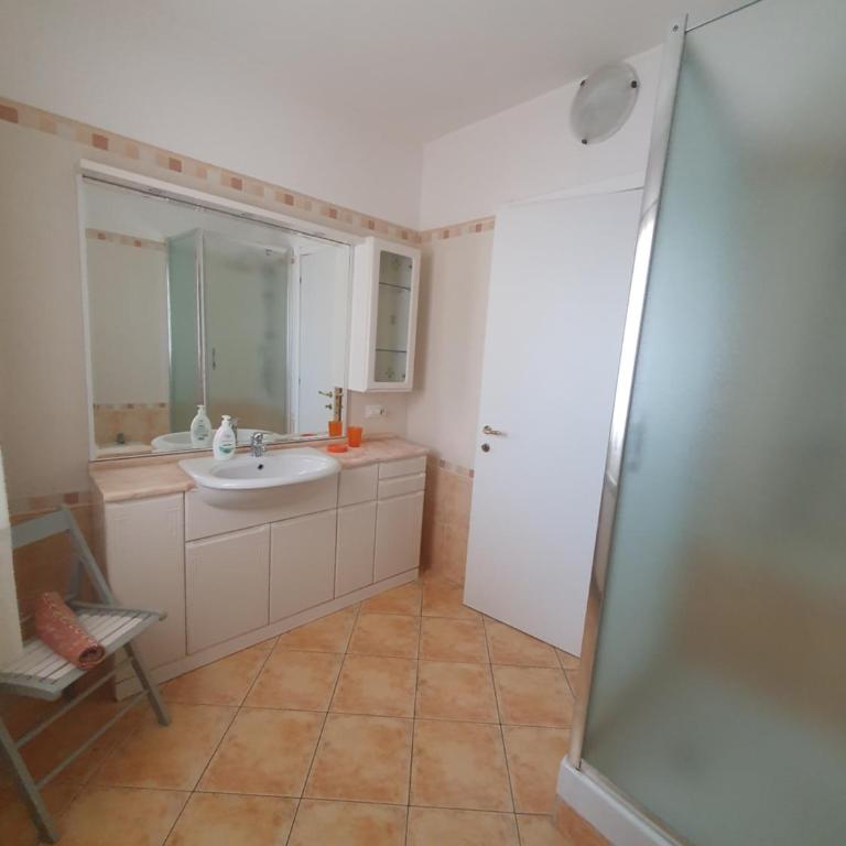 Sunshine Home - Appartamento con 2 Camere da Letto - 17