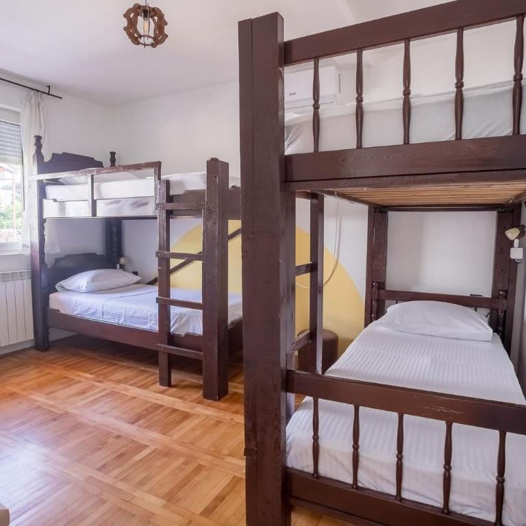 Late Story - Bed in 4-Bed Mixed Dormitory Room - 2