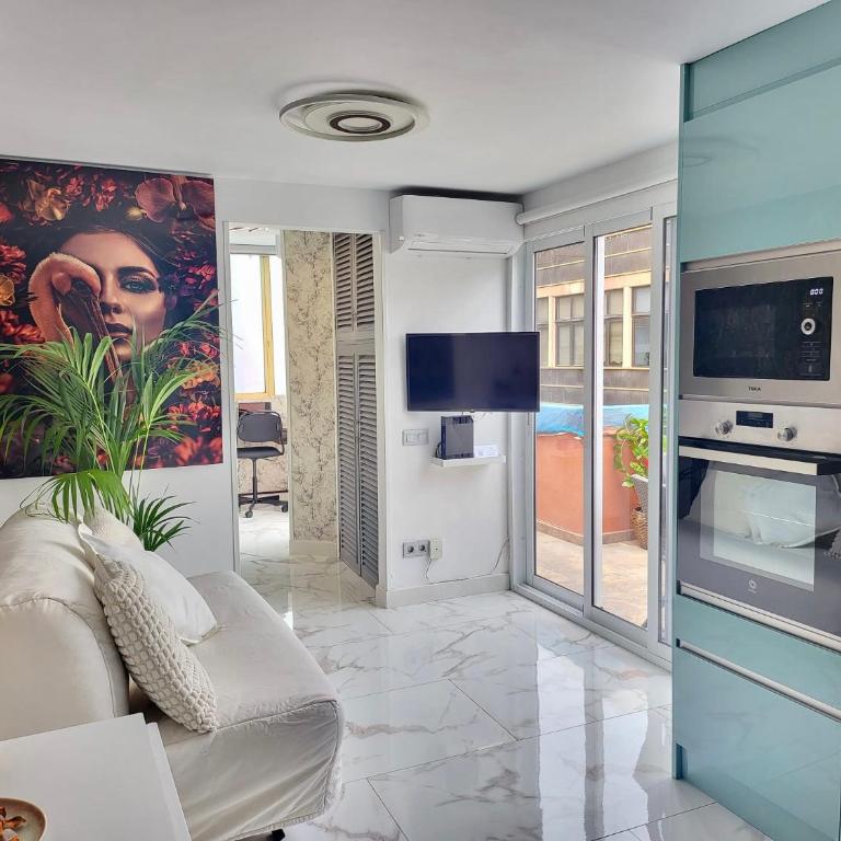 New Attic with Terrace and Air Conditioning at Las Canteras Beach Parking Optional - Apartamento de 1 dormitorio - 1