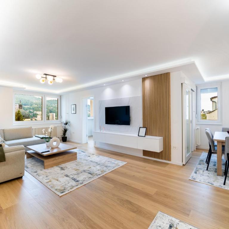 Old Town Heaven 3-bedroom apartment with balcony - Three-Bedroom Apartment - 10