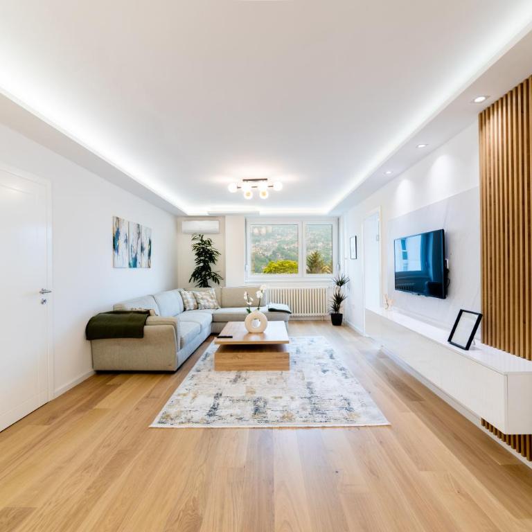 Old Town Heaven 3-bedroom apartment with balcony - Three-Bedroom Apartment - 5