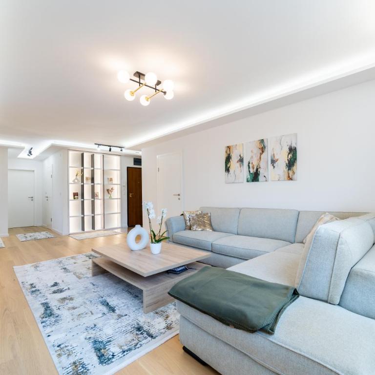 Old Town Heaven 3-bedroom apartment with balcony - Three-Bedroom Apartment - 7