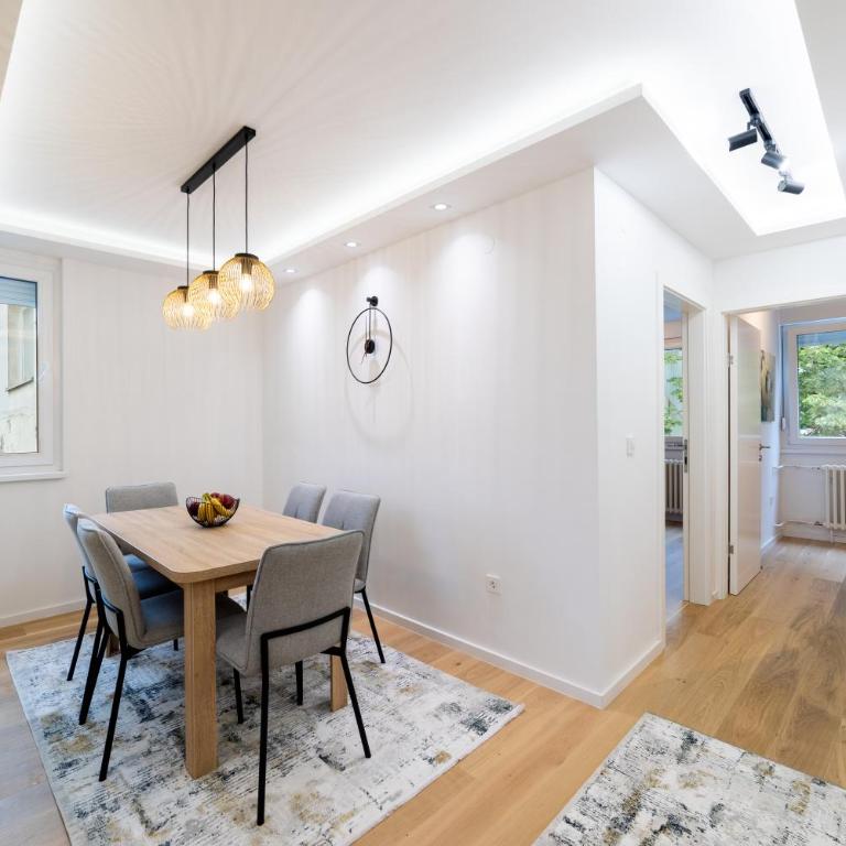 Old Town Heaven 3-bedroom apartment with balcony - Three-Bedroom Apartment - 11
