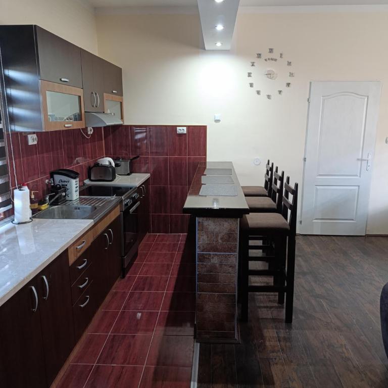 Garfield Family Apartman 1 - Suite Apartment - 7