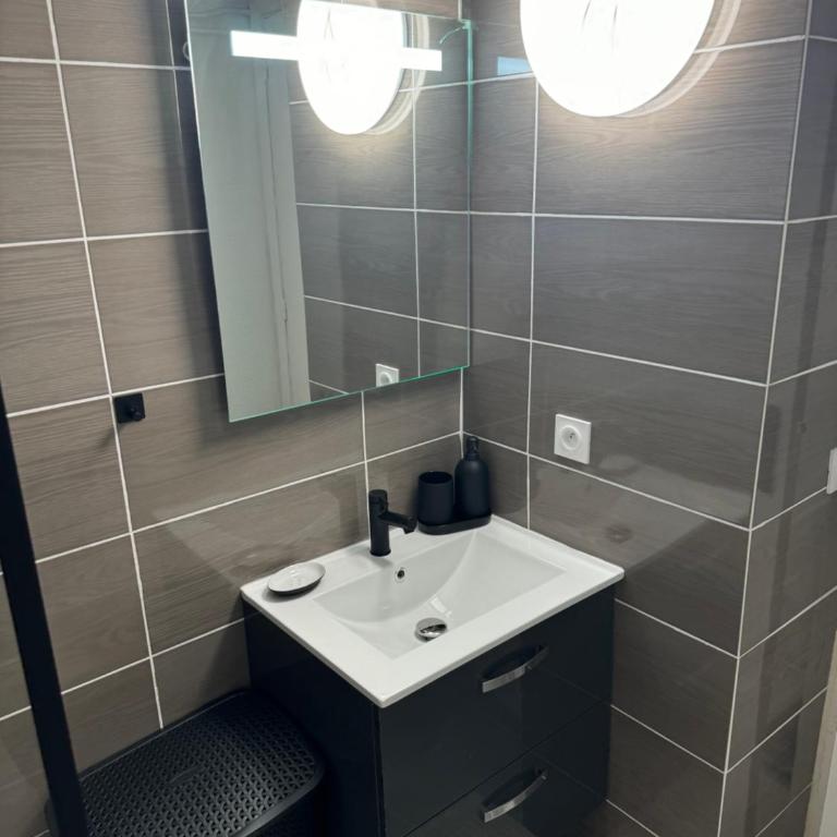 Studio à Nice - 10 min de la plage - Appartement 1 Chambre - 10