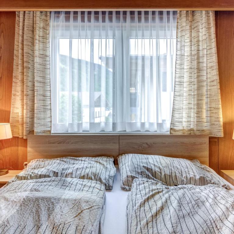 Ludwighaus - Dreibettzimmer mit Bergblick - 5