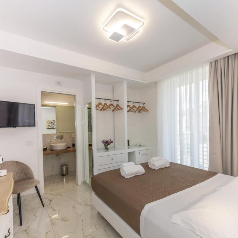 Donna Adriana Rooms - Camera Matrimoniale - 5