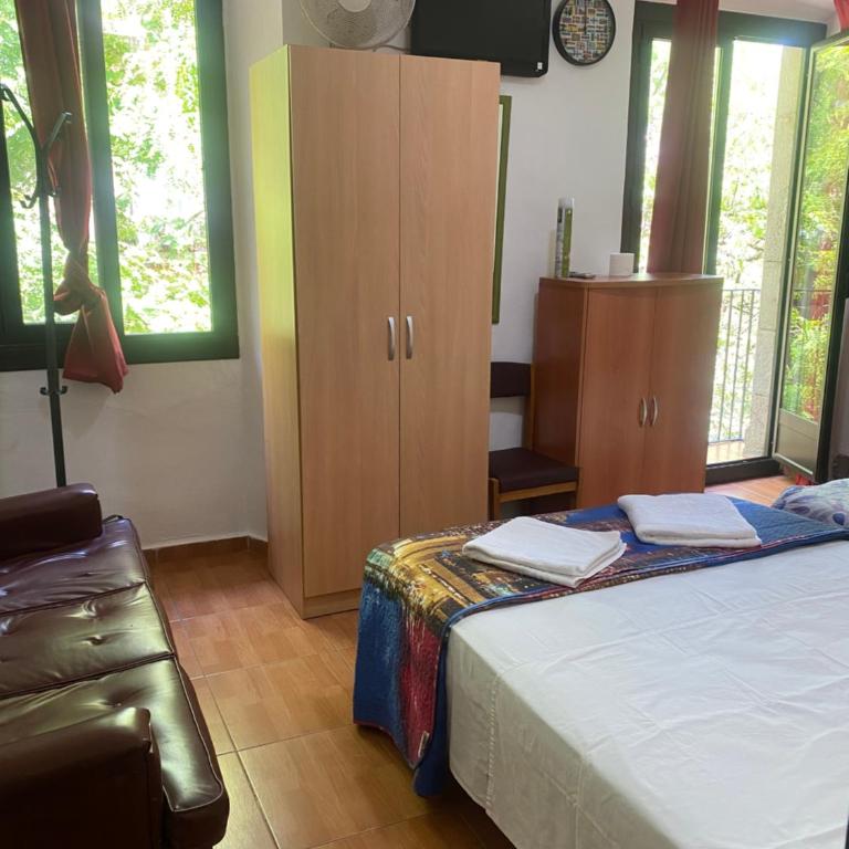 Pensión Teruel - Habitación Doble con balcón (3 adultos) - 1