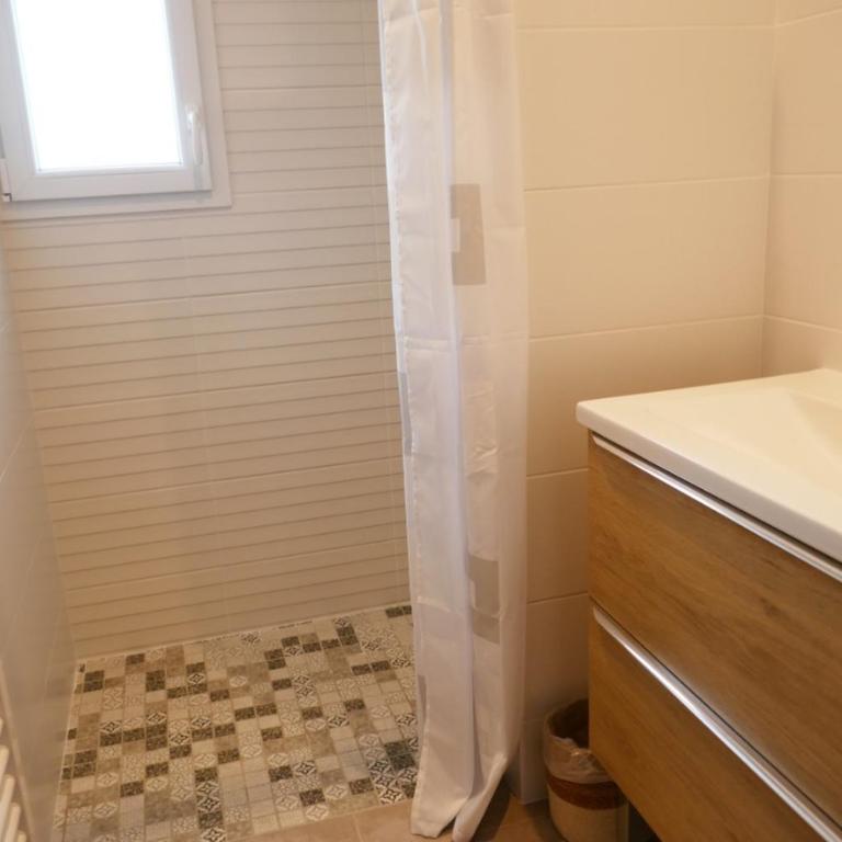 Les Pivoines Maison climatisée, proximité mer, plages et forêts - Maison 2 Chambres - 13