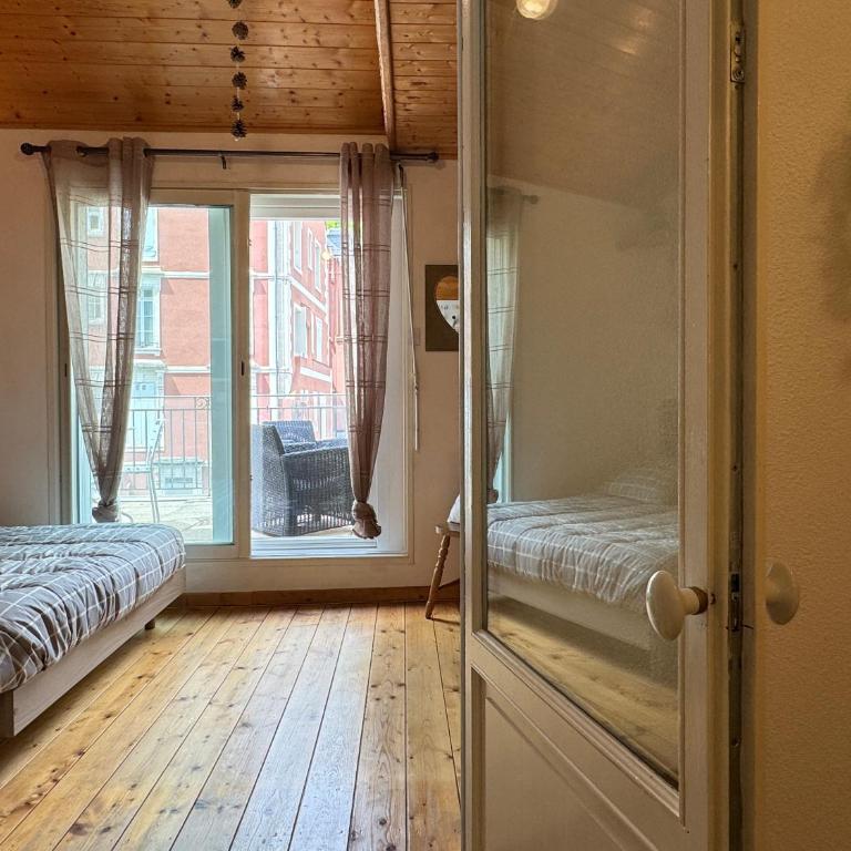 Place de la Mairie. Joli T2 4P - Terrasse et vue. - Appartement 2 Chambres - 7