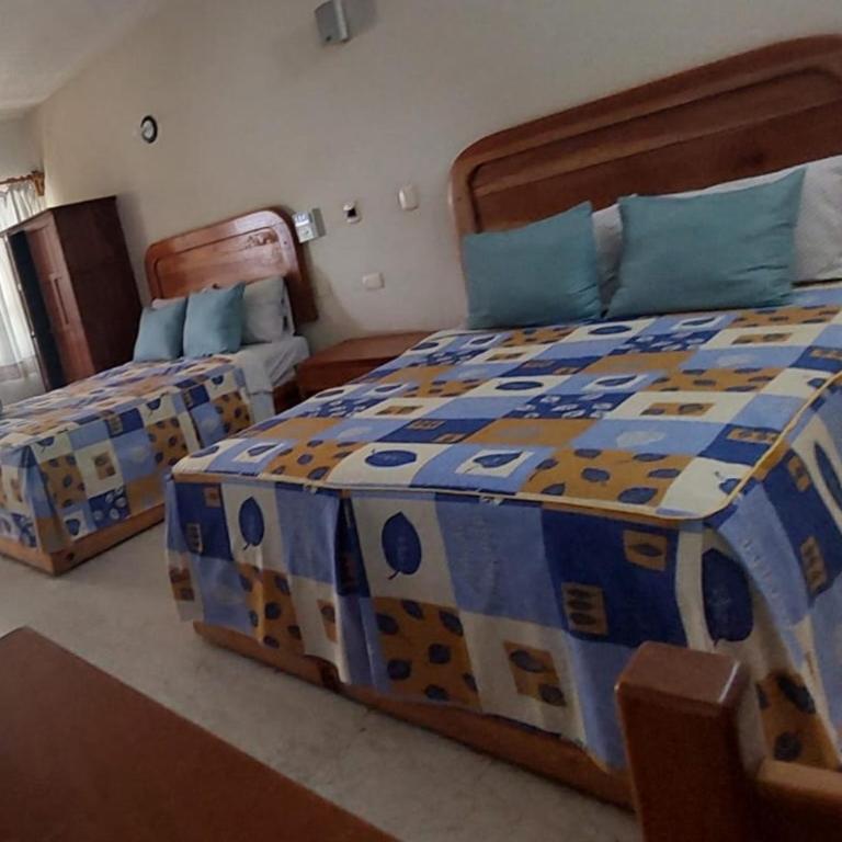 Hotel Kootznoowoo - Habitación Doble con baño privado y ventilador - 2 camas - 4