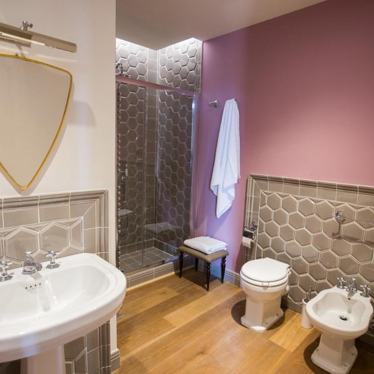 AdAstra Suites - Camera King con Balcone - 12