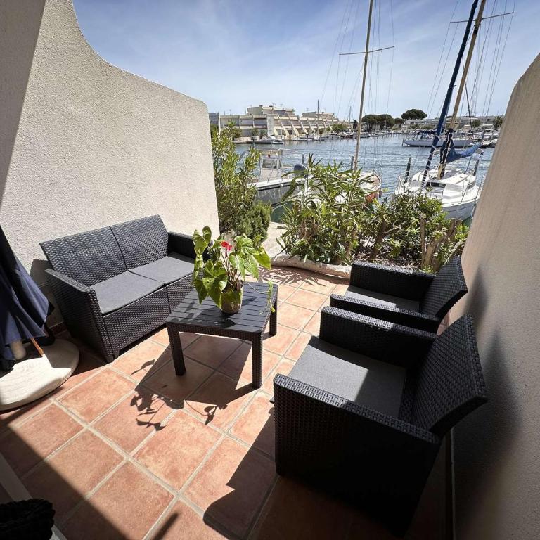 Marina 2 pièces bord de mer, parking privé, 5 pers - FR-1-731-77 - Appartement - 2