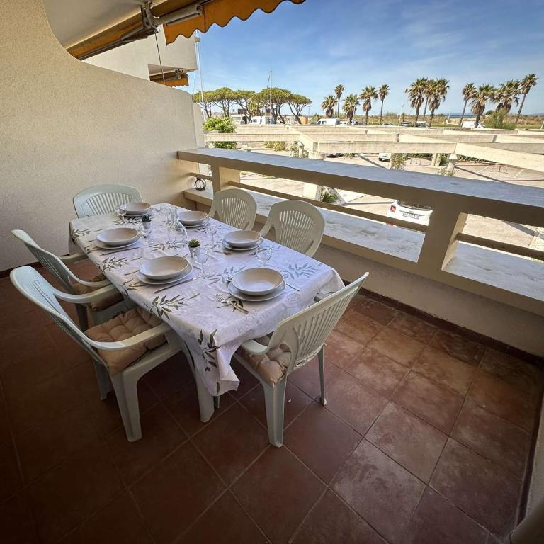 Marina 2 pièces bord de mer, parking privé, 5 pers - FR-1-731-77 - Appartement - 6