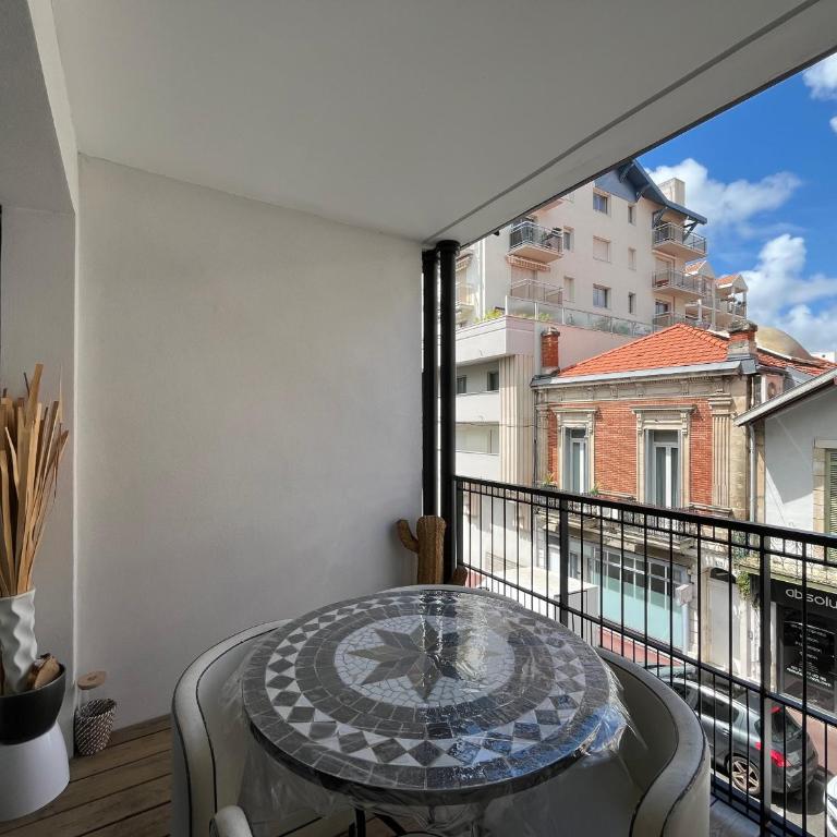 Arcachon Centre : T2 avec Parking, Loggia et Proche Plage - FR-1-319-566 - Apartment - 1