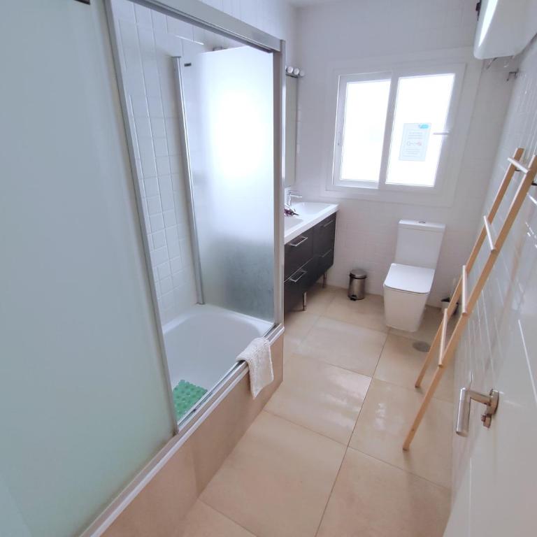 Evans Realty AR Moderno & Centro & Playa &Terraza - Three-Bedroom Apartment - 25
