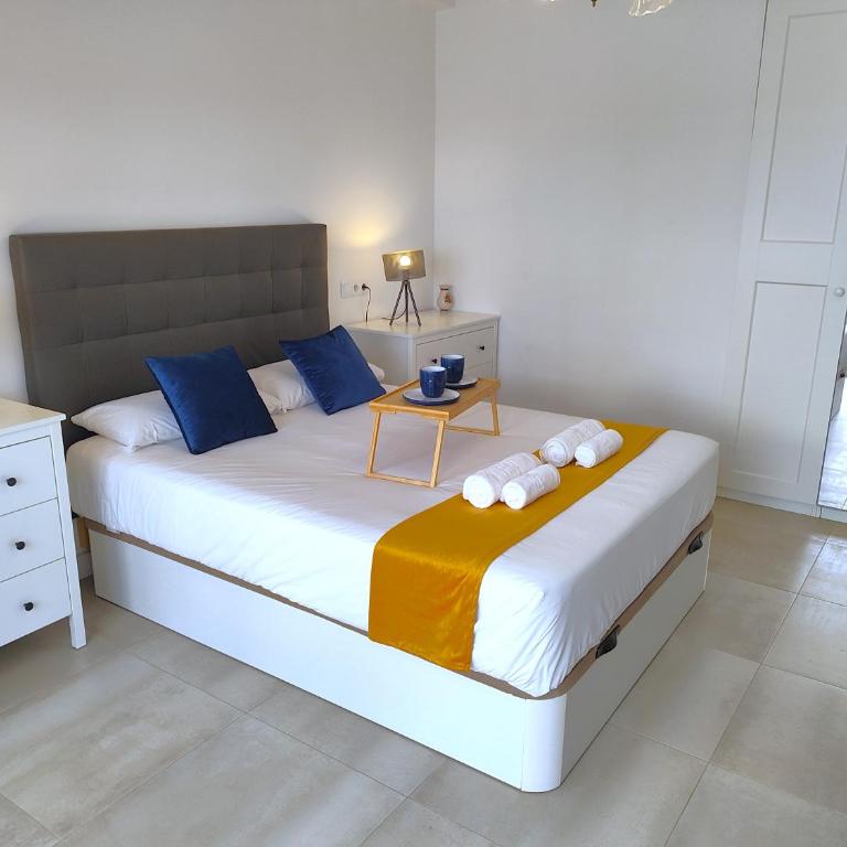 Evans Realty AR Moderno & Centro & Playa &Terraza - Three-Bedroom Apartment - 13