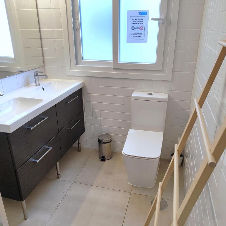 Evans Realty AR Moderno & Centro & Playa &Terraza - Three-Bedroom Apartment - 9