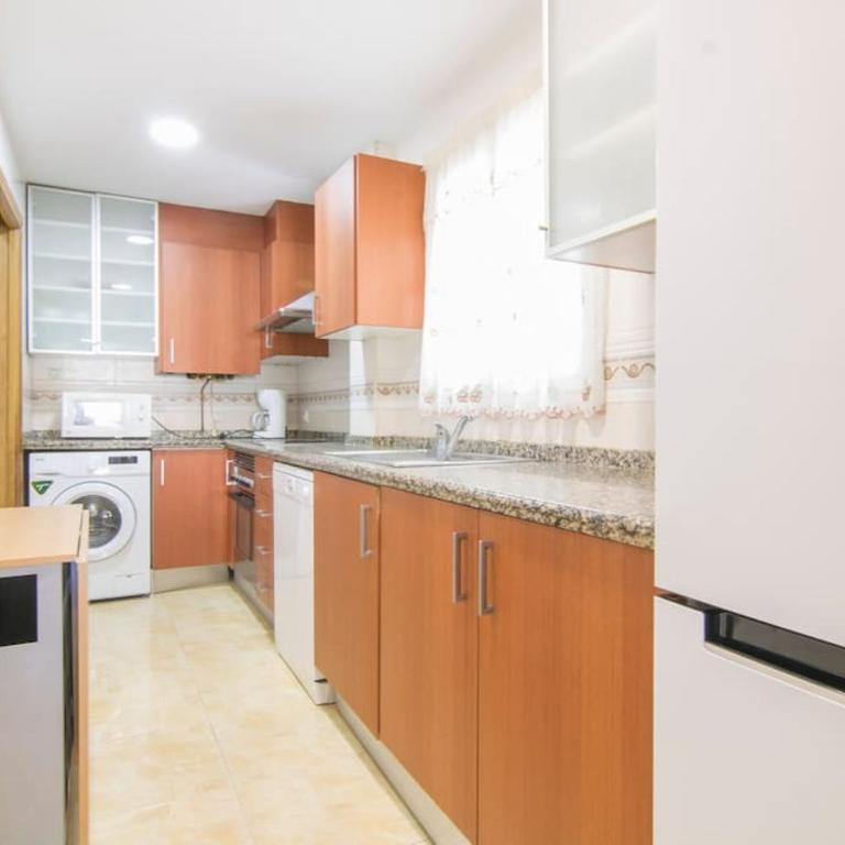 Piso con piscina a 300m de playa Arenal - 0312 - Three-Bedroom Apartment - 11