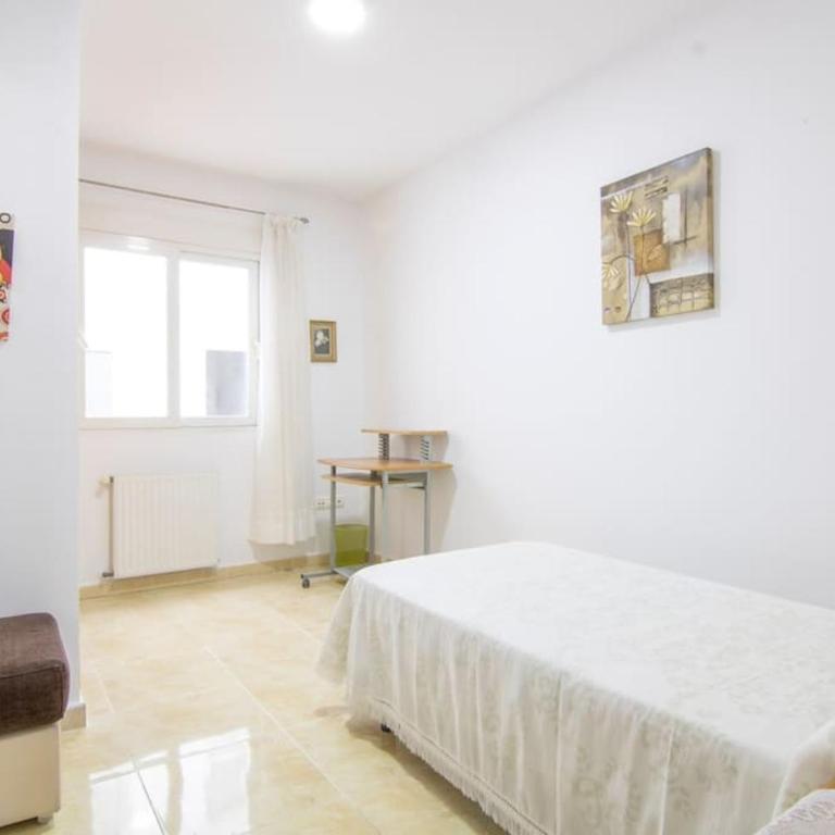 Piso con piscina a 300m de playa Arenal - 0312 - Three-Bedroom Apartment - 12