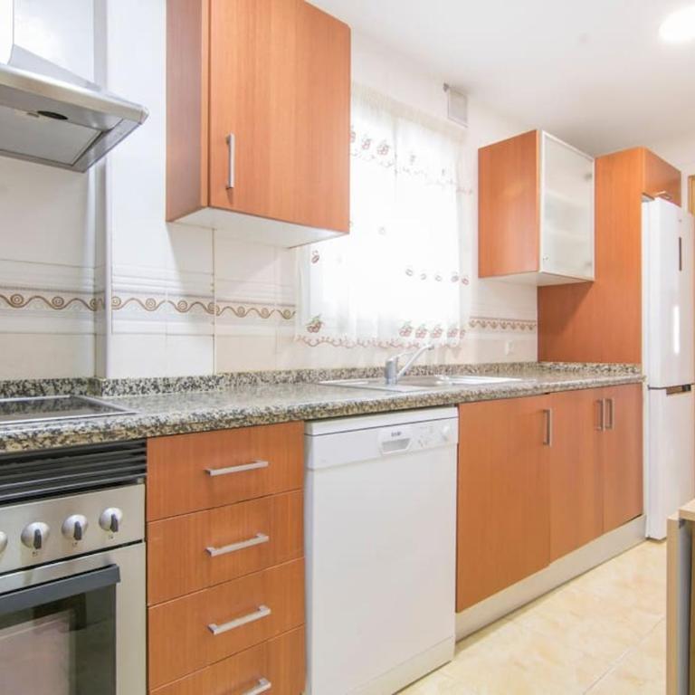 Piso con piscina a 300m de playa Arenal - 0312 - Three-Bedroom Apartment - 13
