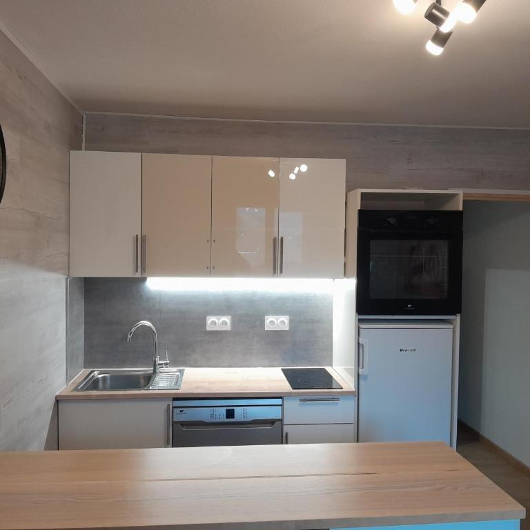 Appartement refait à neuf à 10min de Praloup - One-Bedroom Apartment - 3
