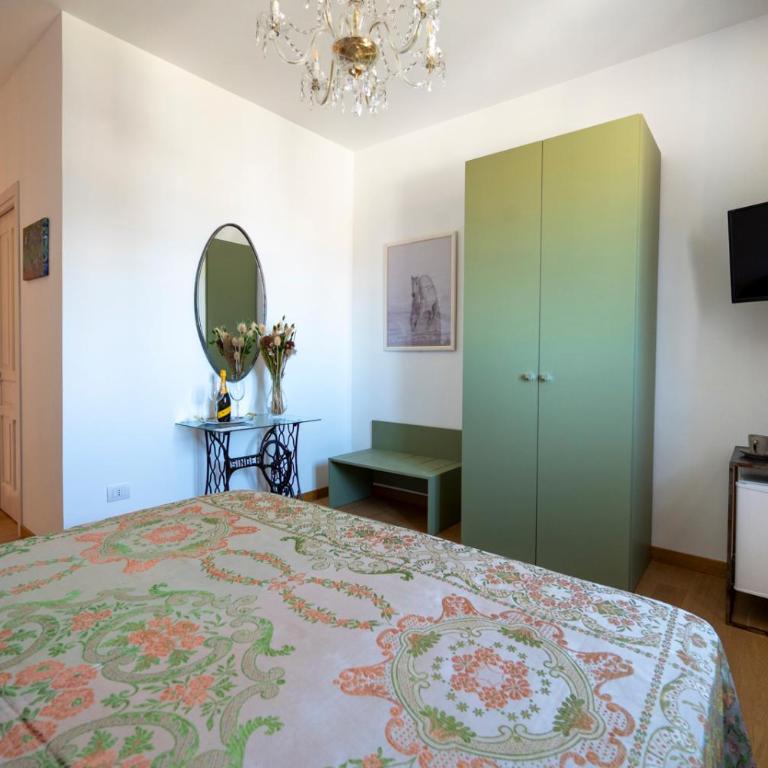 SUITE VITTORIO VENETO - Camera Matrimoniale - 5