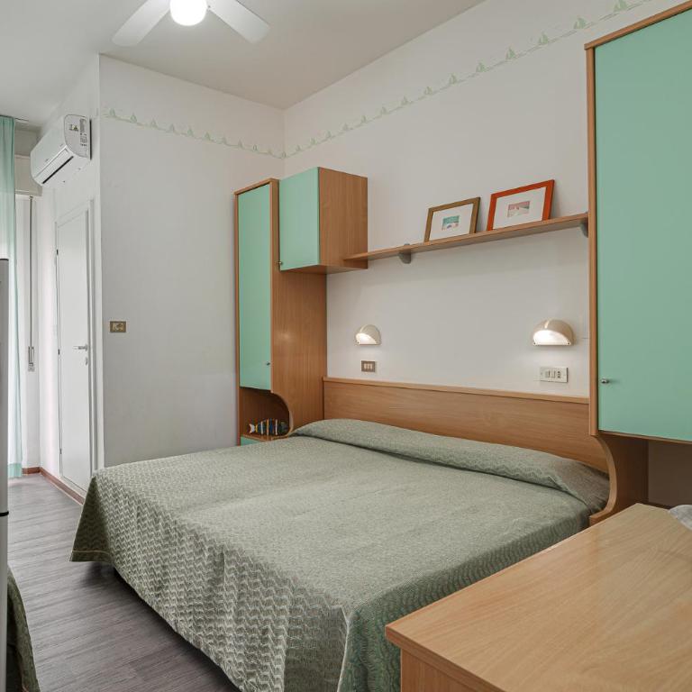Hotel Gaia - Vierbettzimmer mit Meerblick - 4