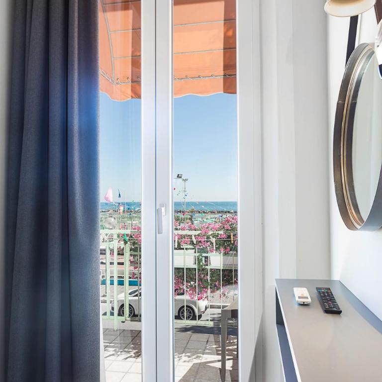 Hotel Gaia - Doppelzimmer mit Meerblick - 2